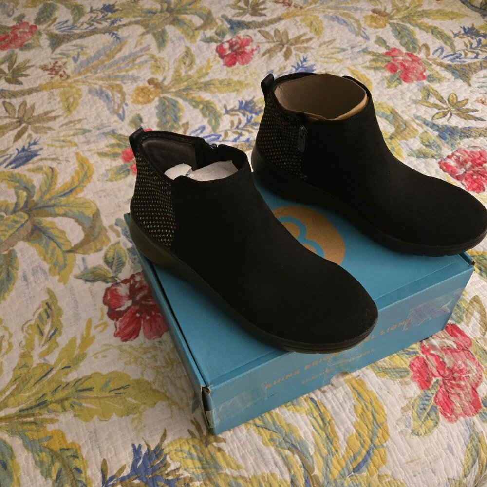BZEES KARMA Women's Faux Suede Ankle Booties WASHABLE NIB
